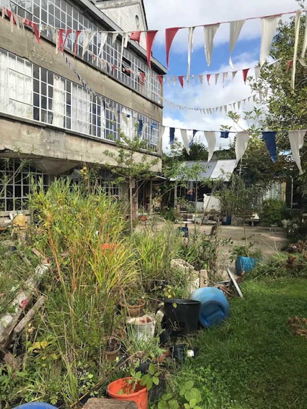 Zig Zag Building, community garden